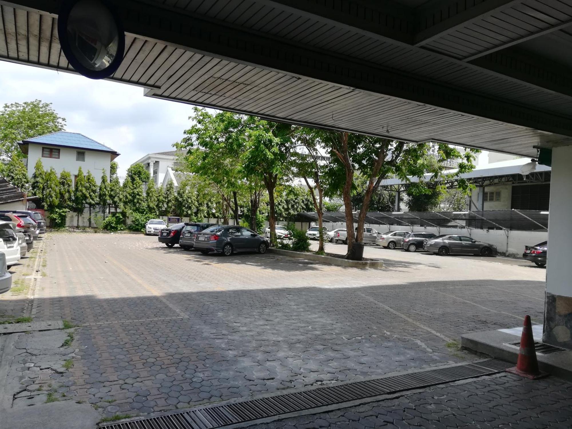 Komol Residence Bangkok Kültér fotó